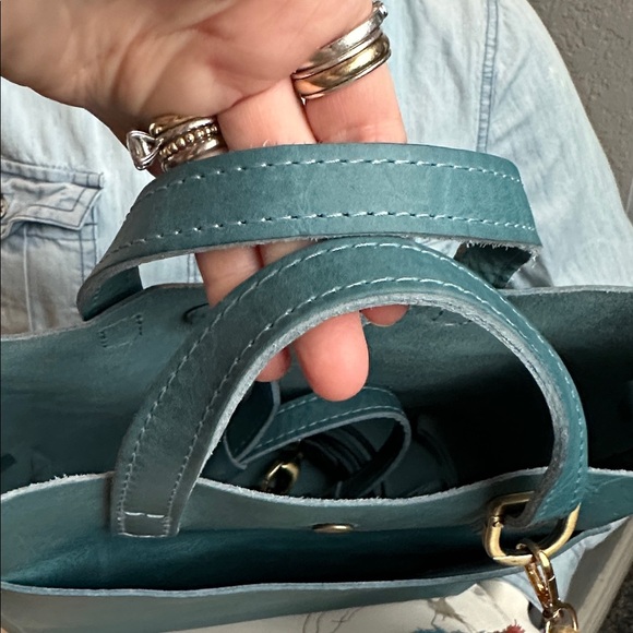 PLG aqua 🩵🩵🩵 mini tote, bundle passport canoe - Picture 12 of 13